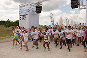 Start 6. Gruppe The Color Run München 2014 (©Foto:Martin Schmitz)